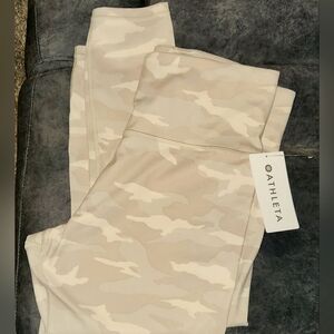 Athleta Cream Leggings with Modern Camo Design Size 1x (XL) NWT